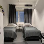 Kotimaailma Hostel *